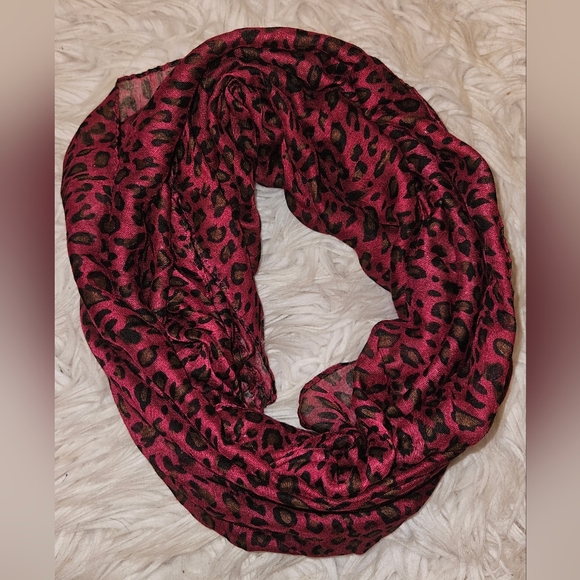 Pink Leopard Print Infinity Scarf – One Size – Payless – Great Condition - Picture 3 of 4